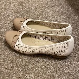 Size 5 White Flats